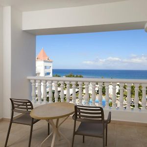 Deluxe Oceanfront Junior Suite